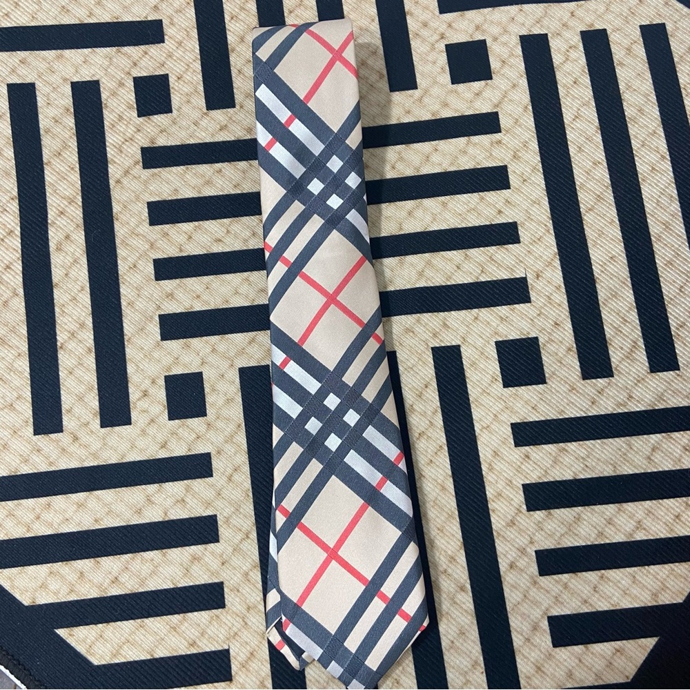 Burbeery Men's Black Tie